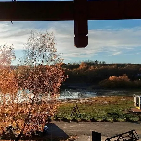 查奇德拉奇旅馆 *