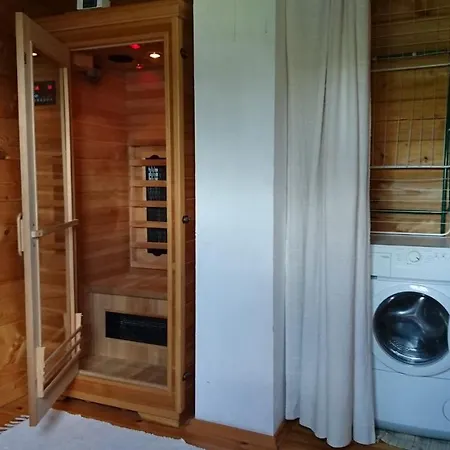 查奇德拉奇旅馆 *