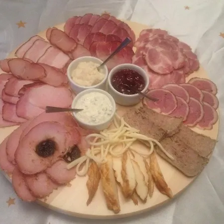 查奇德拉奇旅馆 假日公园