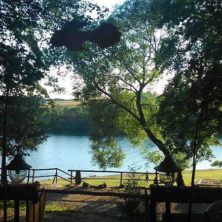 查奇德拉奇旅馆 假日公园 *