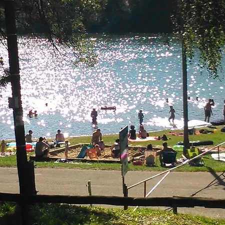 查奇德拉奇旅馆 假日公园 *